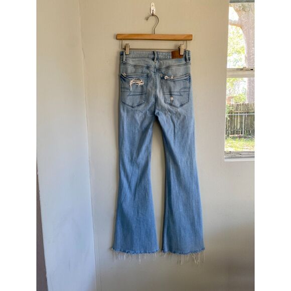 American Eagle Distressed Super High Rise Flare Stretch Light Wash Jeans Size 2 - Picture 4 of 10